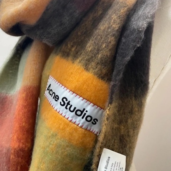 Acne studios scarf - Picture 3 of 5